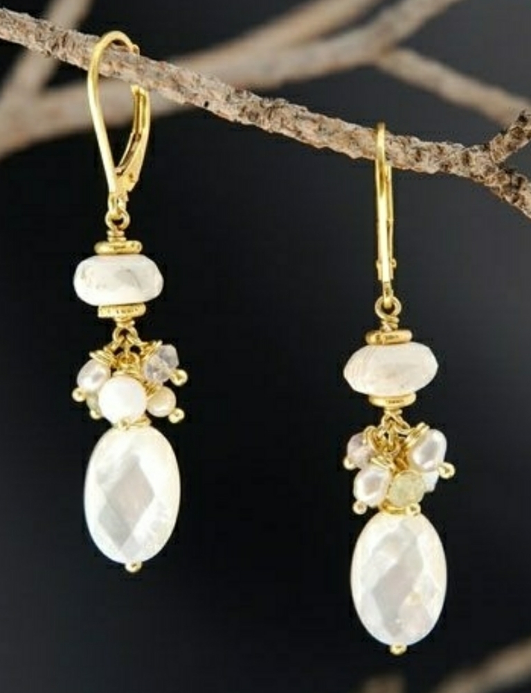 Cute fashion Earrings with white beads